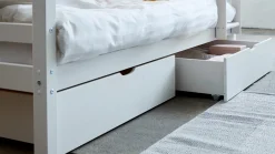 Stapelbed Demie met opbergladen